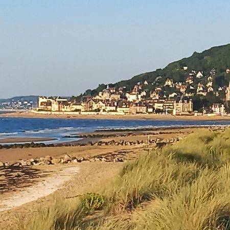 O Douceurs Sucrees Cabourg Acomodação com café da manhã Exterior foto